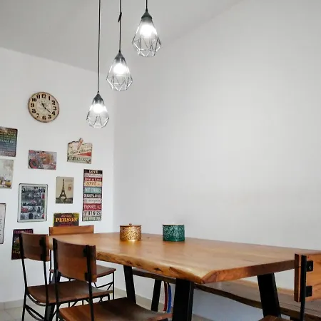 Alkyonis House * Τριοβάσαλος